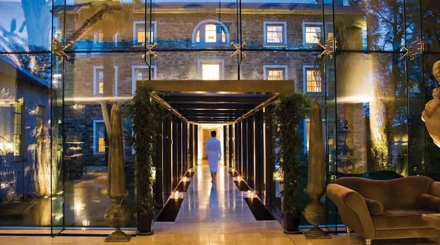 Girlie Getaway Ireland happy women celebrating luxury trip