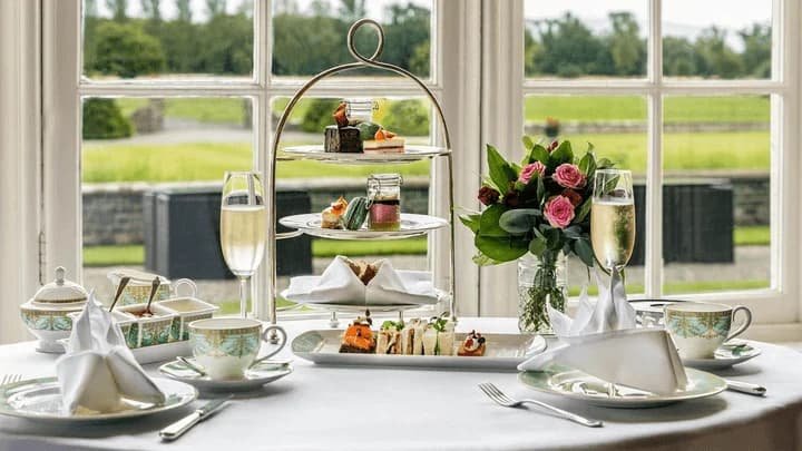 Girlie Getaway Ireland custom package design feature image